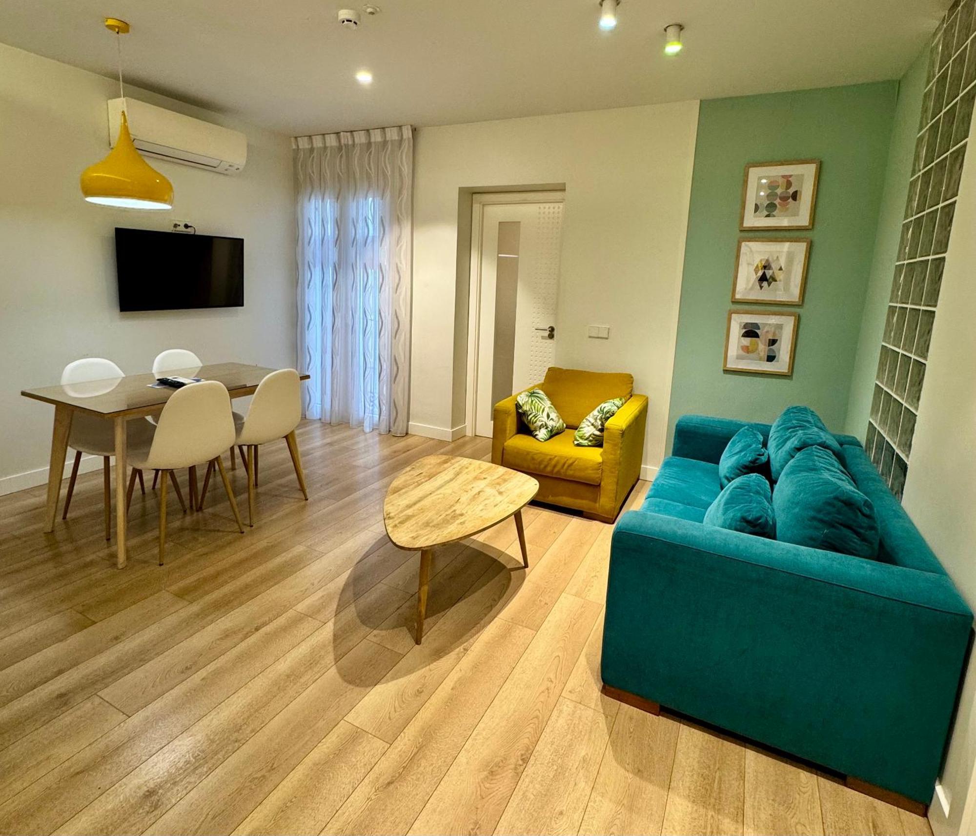 Apartamentos Apolo Madrid Exterior foto