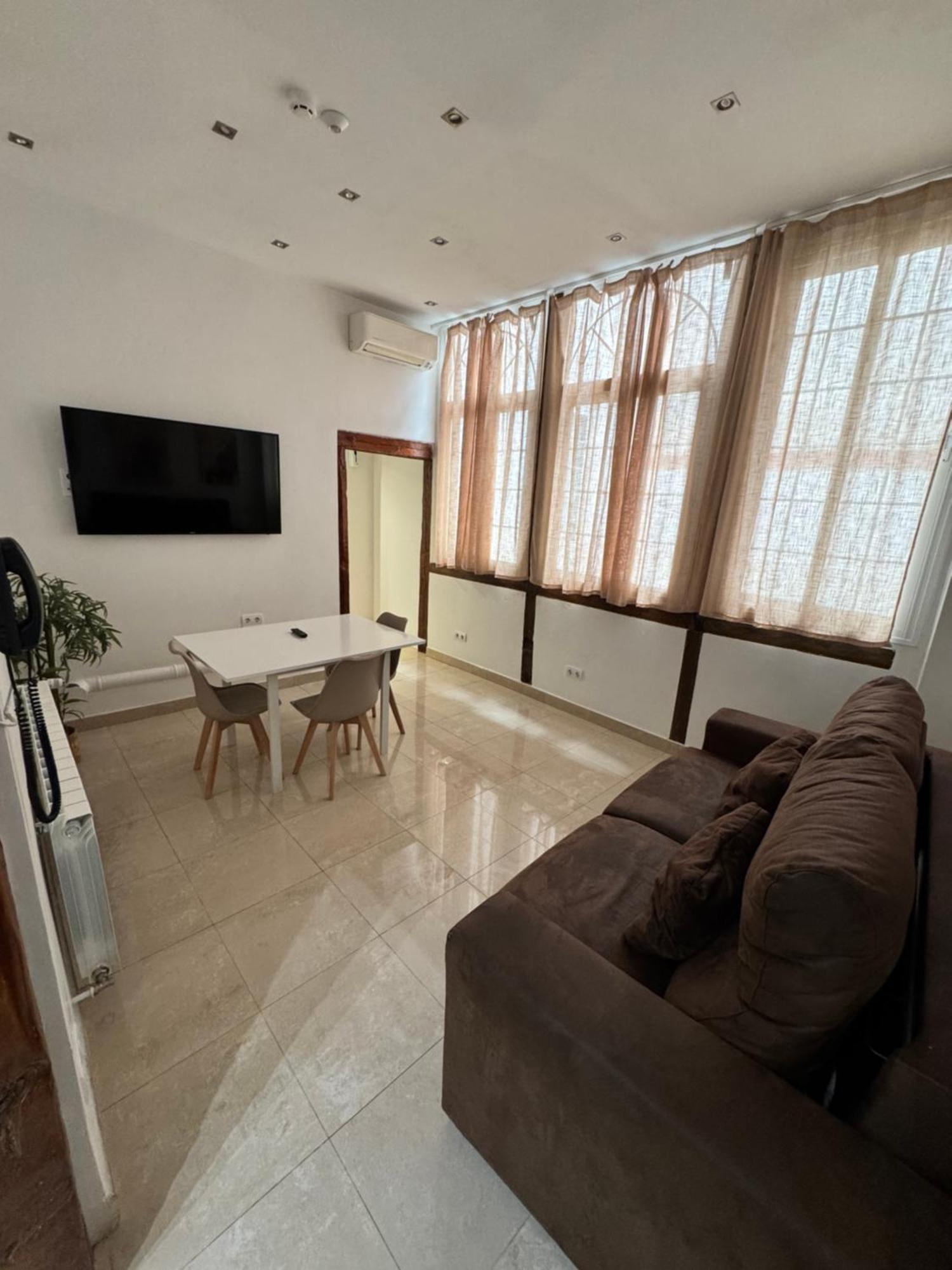 Apartamentos Apolo Madrid Exterior foto
