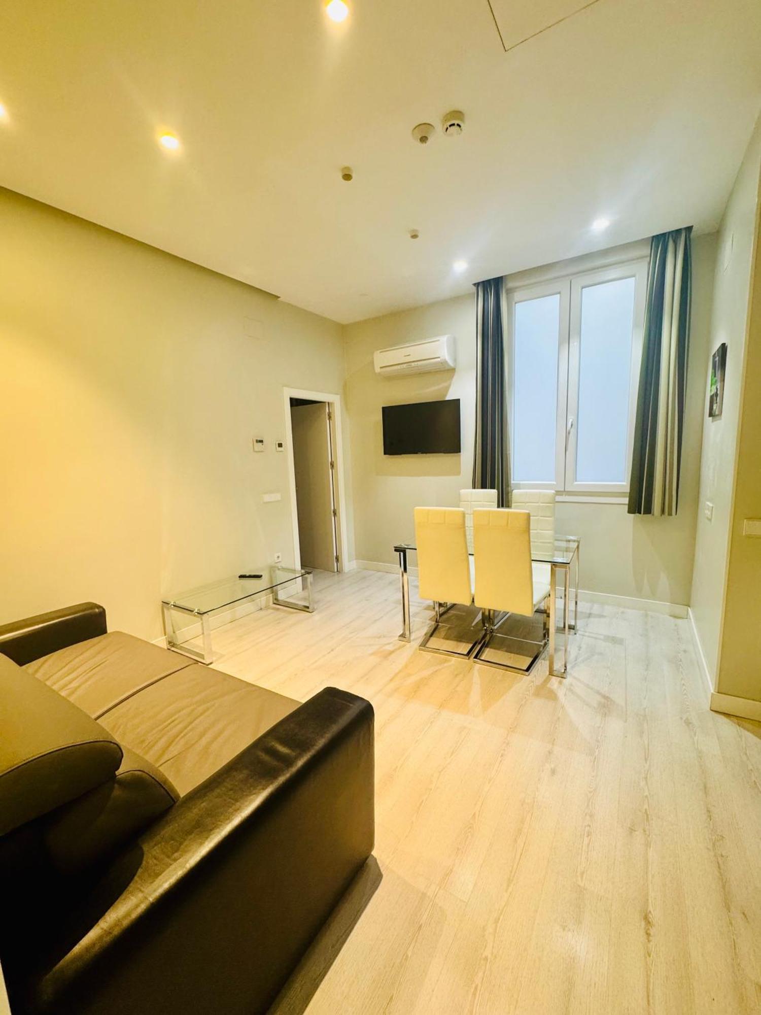 Apartamentos Apolo Madrid Exterior foto